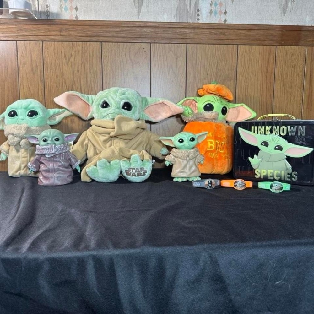 Star Wars - Baby Yoda Grogu plush/toy lot‎